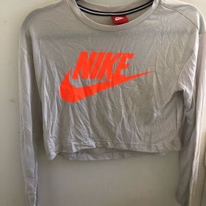 Nike cropped long sleeve tee